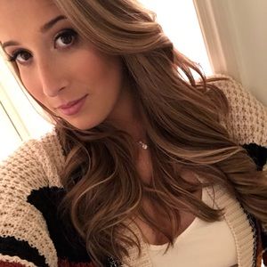 Meet your Posher, Stephanie